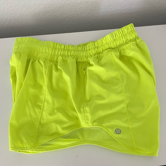 Size 6 lululemon shorts - Picture 4 of 4